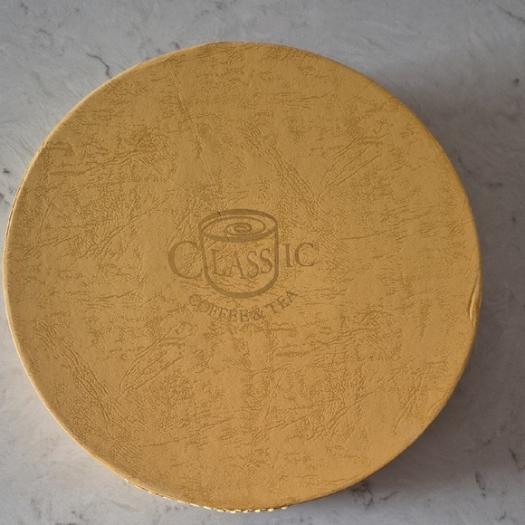 Butterfly Design Porcelain Tea Set - Picture 3 of 6